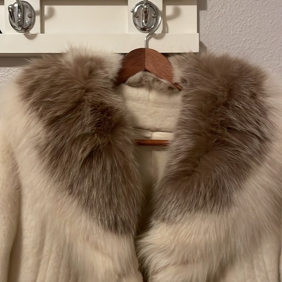 Vintage Winter Wool/Fur Coat - Picture 4 of 11